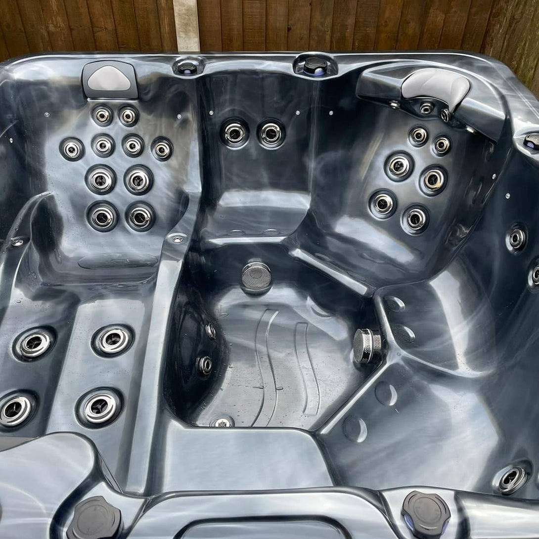 Cosmo+ 6 Seater Hot Tub - Vookoo Lifestyle