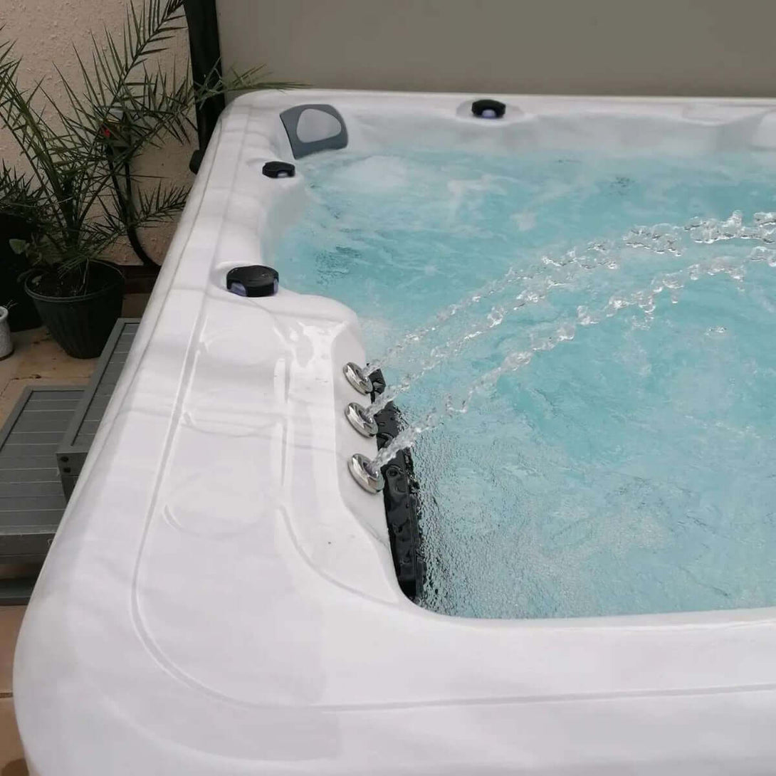 Malibu 6 Seater Hot Tub - Vookoo Lifestyle