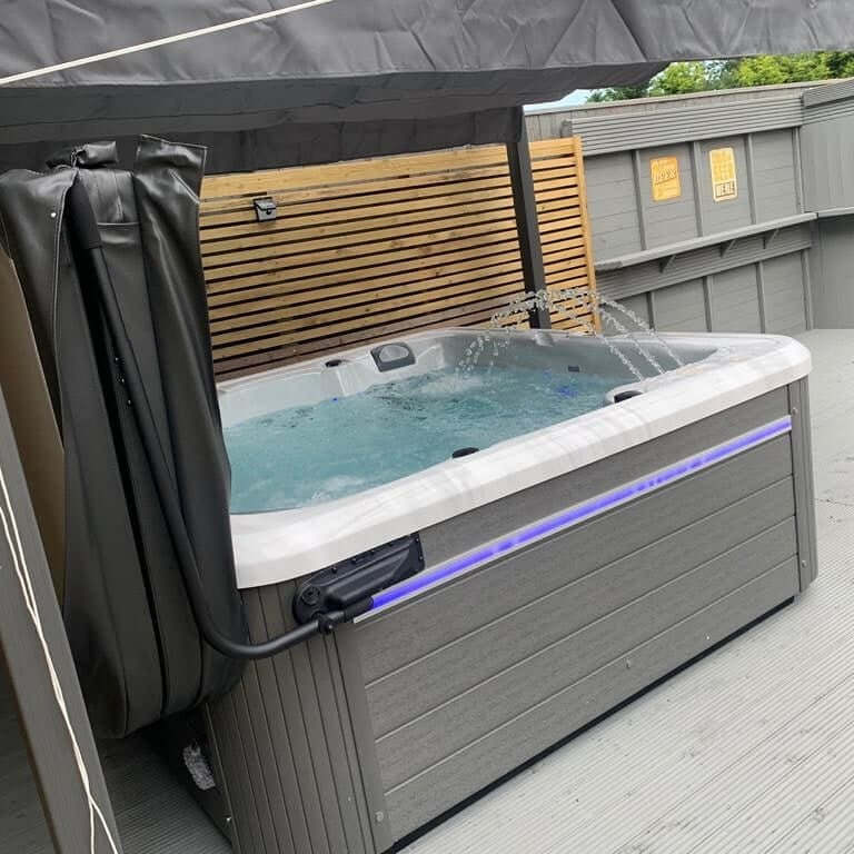 Malibu 6 Seater Hot Tub - Vookoo Lifestyle