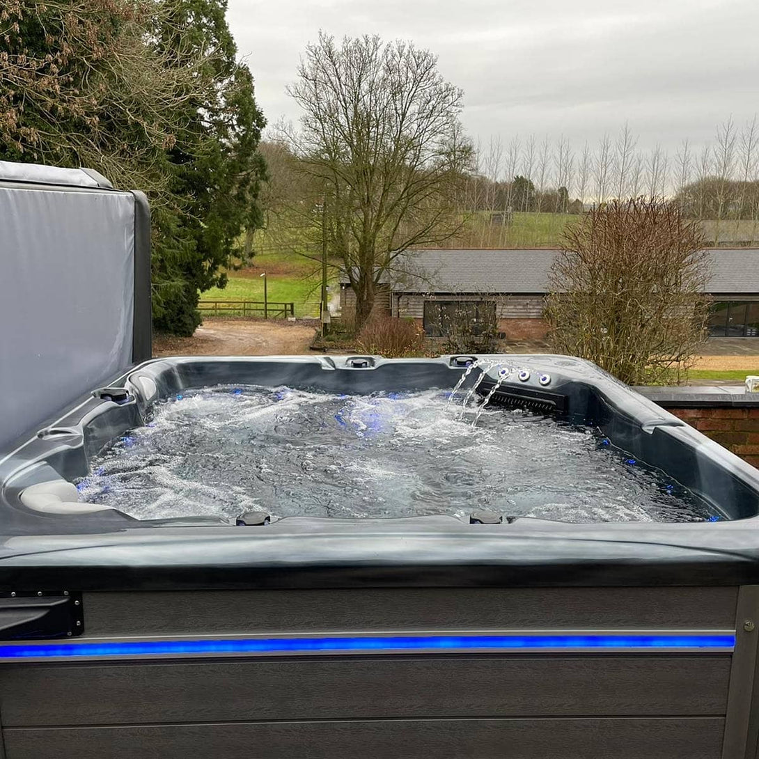 Maya+ 5 Seater Hot Tub - Vookoo Lifestyle